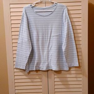 Women's long sleeve tee